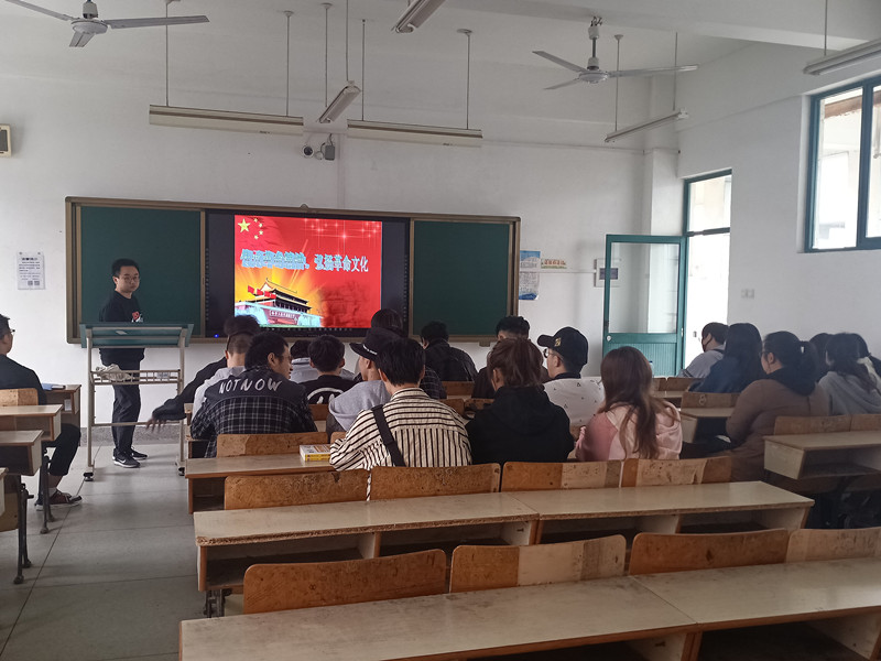 1602577114387004090.jpg 班会照片_副本.jpg